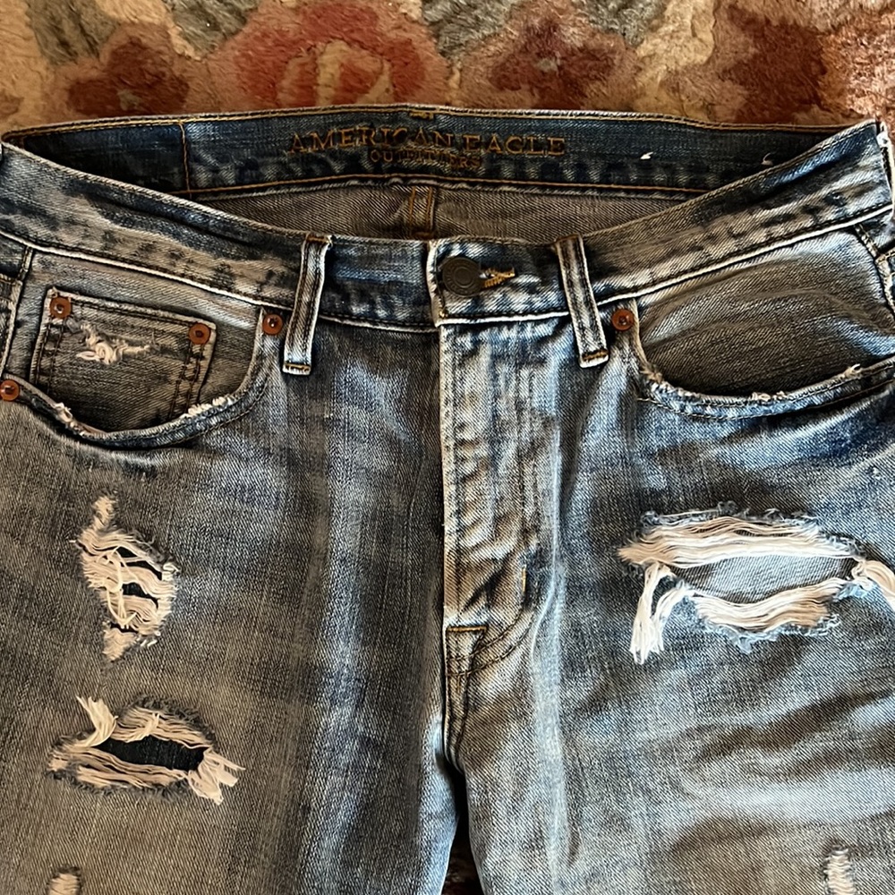 AEO Destroyed Light Washed Straight Kick Boot Denim Jeans - Picture 3 of 5